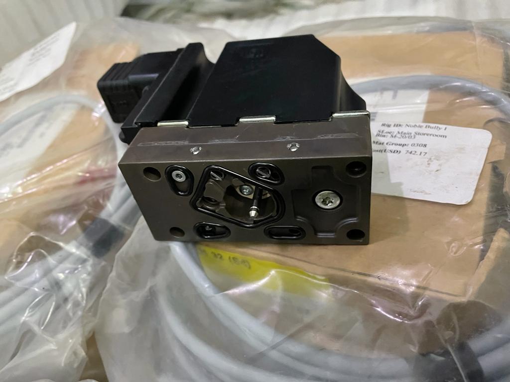 Danfoss 11084101 PVEH Electronic Actuator For PVG32 24 V Hirschmann ...