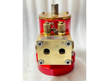 Danfoss BRC 002 A1 Hydraulic Double-Acting Balanced Rotary Actuator 051-4382 With Block