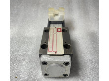 IHC WE-42P06A21A0BN1/X5 HYDRAULIC VALVE