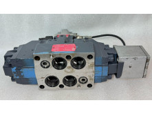 MOOG D061-9311 J15HOBA4HN1 Hydraulic Servo Proportional Valve D664Z4705B