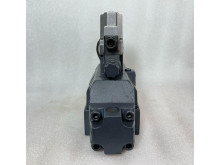MOOG D061-9311 J15HOBA4HN1 Hydraulic Servo Proportional Valve D664Z4705B